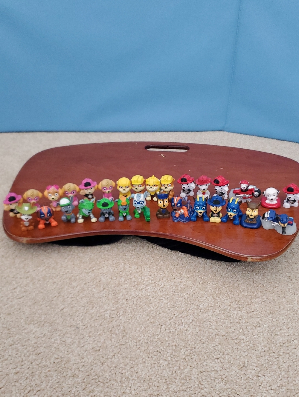 Paw Patrol- lot of 30 Mini Figures